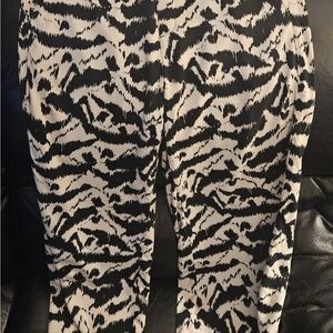 Old Navy Monochrome Abstract Print Pants